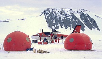 [TwinOtterTN.jpg]
Twin Otter leaving Terra Nova.