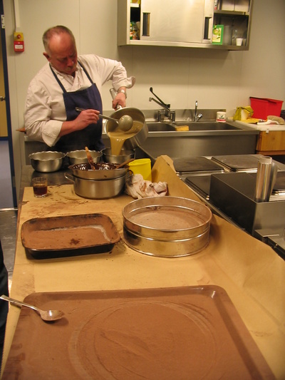 [20050325_20_EasterChocolateJeanLouis.jpg]
Jean-Louis preparing chocolate for Easter.