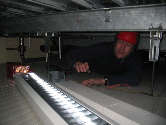 [20050428_05_DoubleCeilling.jpg]
Jeff crawling in the double ceilings to install fluorescent lights.