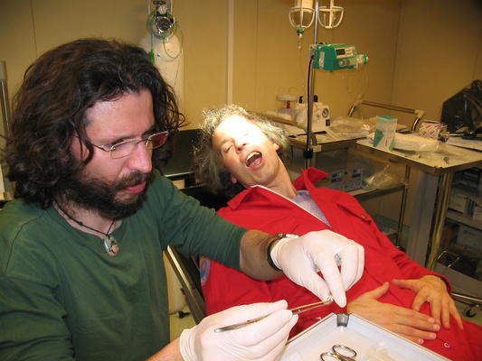 [20050519_03_Dentist.jpg]
Dentist intervention with Roberto on the table and me playing dentist.