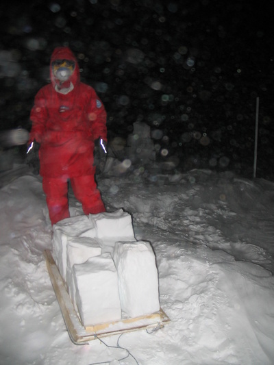 [20050621_031_CarryIce.jpg]
Emanuele carrying some of the 13 blocks of ice destined to be sculpted upon during the Concordialympics.