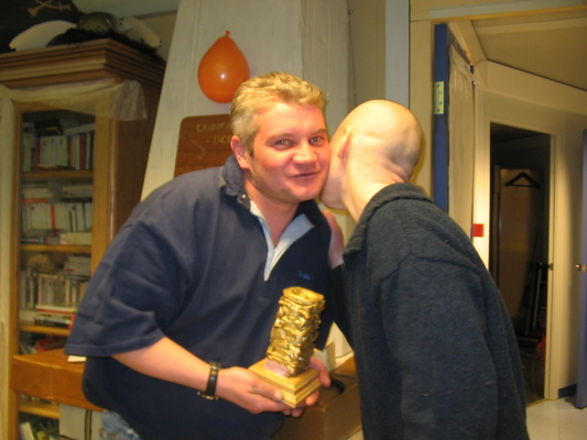 [20050624_043_Cesar.jpg]
Jean receiving the Cesar of Concordia (and a kiss!) after winning most of the Midwinter games.