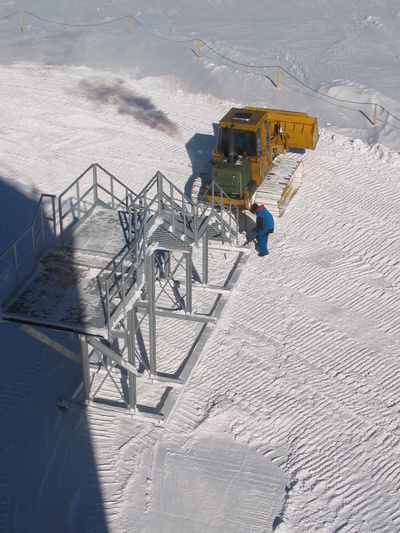 [20051104_011_Stairs.jpg]
The Caterpillar pushing back the stairs at the base of Concordia after they were temporarily removed to better clear off the accumulated snow.