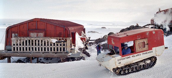 [Weasel.jpg]
Modified Weasel going down the slope at DdU, 1993.