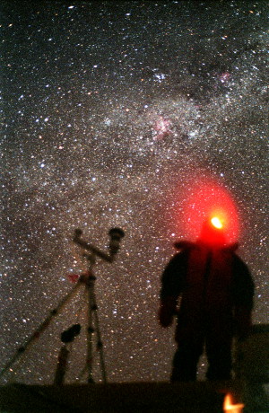 [GlacioShelterDark3.jpg]
Milky Way above the glaciology shelter. Going along Emanuele during his night samplings was one of the best way to enjoy the night sky, provided your glasses weren't fully iced up and fused to your nose !