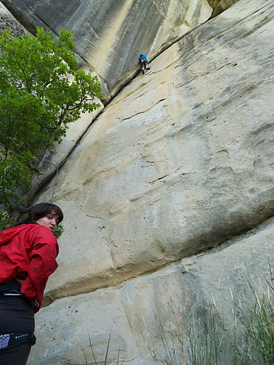 [20100523_164806_Annot_VireMed.jpg]
'L'Arche', a classic layback, 6c for continuity but not bad at all if you have enough large pieces.