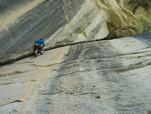 [20100523_164821_Annot_VireMed.jpg]
Upper part of 'L'arche', after 30m of laybacks.