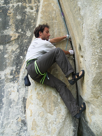 [20100523_173427_Annot_VireMed.jpg]
Loic on layback instead of jamming.