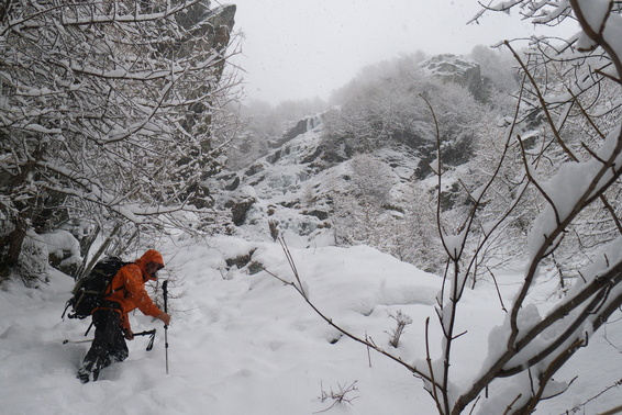 [20120105_114900_Valtournenche.jpg]
...under a thick layer of snow.