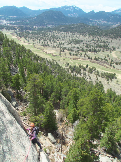 [20190506_100930_LumpyRidge.jpg]
And climbing on the Book. We'd already done that route 20 years ago, but I whimpered like a little baby on the first 10 meters of the route before I found some crack climbing skill again.