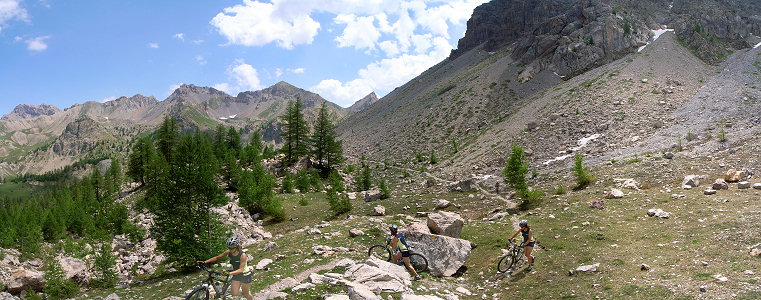 [20060627_BikeTrailPano_.jpg]
Reaching Moussiere pass.