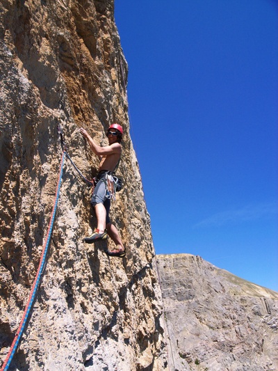 [20070519-143531_RankXerox.jpg]
Agostino on one of the hard pitches of Rank Xerox (7a).