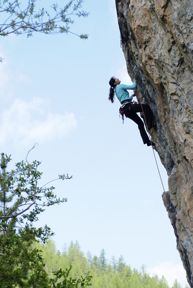 [20070520_103836_LesAyesJenny.jpg]
Jenny climbing at Les Ayes, above Briancon.