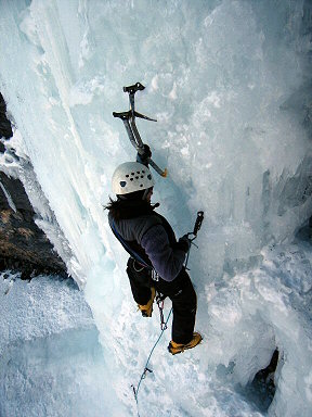 [JennyIce3.jpg]
Jenny leading WI4 in the Fournel valley.