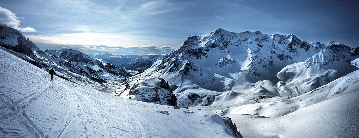 [TeteBlancheGalibierBPano.jpg]
Panorama taken during the ascent of the Tete Blanche du Galibier, the same pass taken every other year by the Tour de France cyclists.