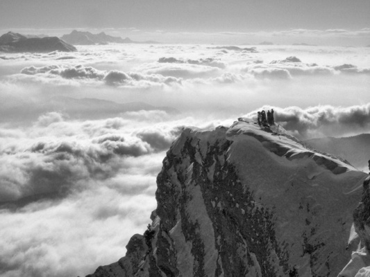 [20071215-125644_Chamechaude_.jpg]
Just below the summit of Chamechaude, but above the sea of clouds covering Grenoble.