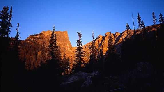 [HalletSunrise.jpg]
Sunrise on Mt Hallet, RMNP