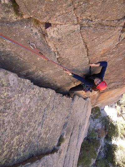 [20061113-121204-Rossolino.jpg]
One of the main pitches on the route, an long offwidth crack that actually gets climbed using mostly the thin crack on the right.