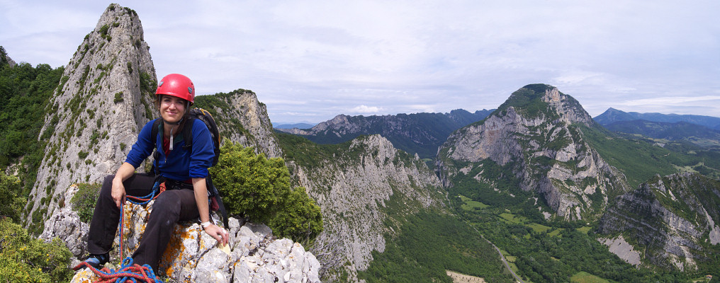 [20080615_141835_Saou_Pano_.jpg]
Panoramic view on the backside of Saou, with the entry to the Saou forest which draws more visitors than the cliffs do.