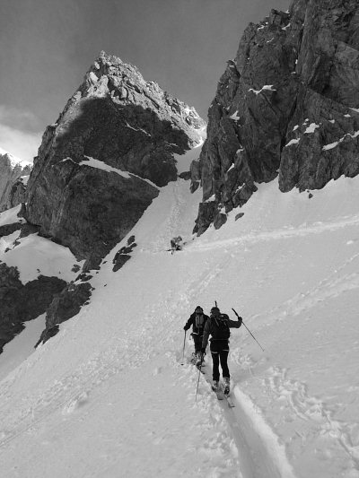 [20090331_103844_BrecheRateau.jpg]
Below the short mixed section leading up the Rateau pass.