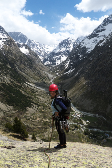 [20110508_141849_TeteDeLaMaye.jpg]
Jenny and the upper Veneon valley seen from the Tete de la Maye.