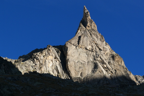 [20110915_091328_Dibona.jpg]
The Dibona peak, named after its first climber, remains one of the most climbed peak in the Alps, and for good reasons: very sexy looking, excellent rock, and very short approach from the hut (whether it's a short approach to reach the hut is left as an exercise to the reader...)