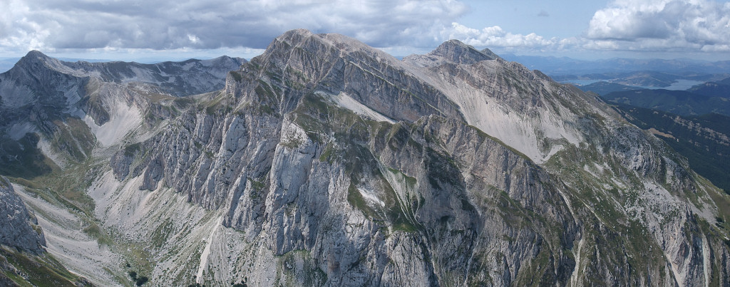 [20080817_124849_IntermesoliPano_.jpg]
Mt Intermesoli's pillars contain some of the best routes of Gran Sasso.