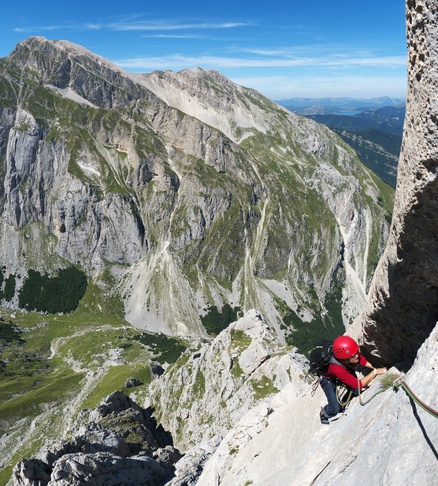 [20110812_114625_2daSpalla_ViaNuovaVPano_.jpg]
Jenny on the 5th pitch of the new route.