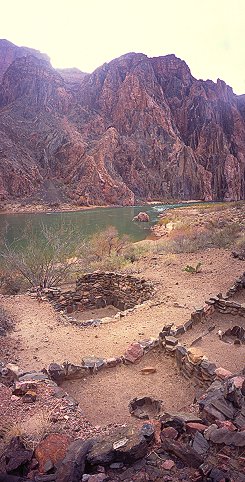 [Ruins_VPano.jpg]
Anasazie ruins at the bottom of Grand Canyon, at the beach near Phantom ranch. Assembled from 2 quick vertical pictures.