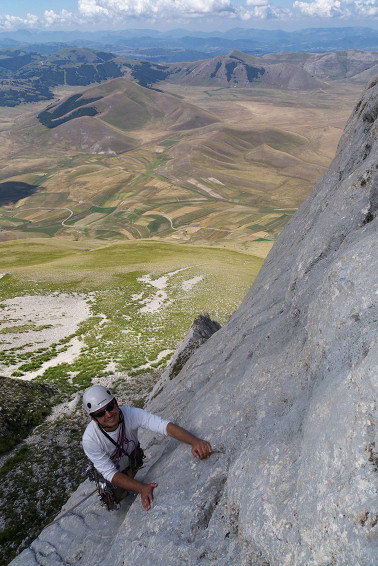 [20090812_111548_Vettore.jpg]
Perfect slab on Mt Vettore.