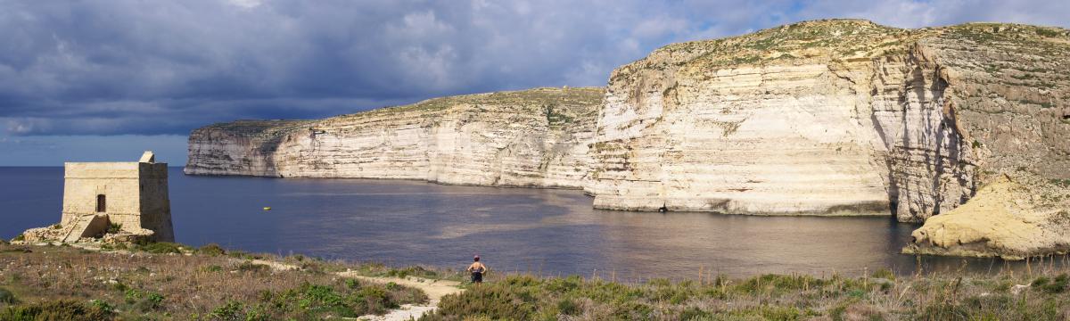 [20101030_114717_GozoPano_.jpg]
The cliffs in the bay of Mgarr ix-Xini don't look too inviting, but there's some good climbing a short distance inland.