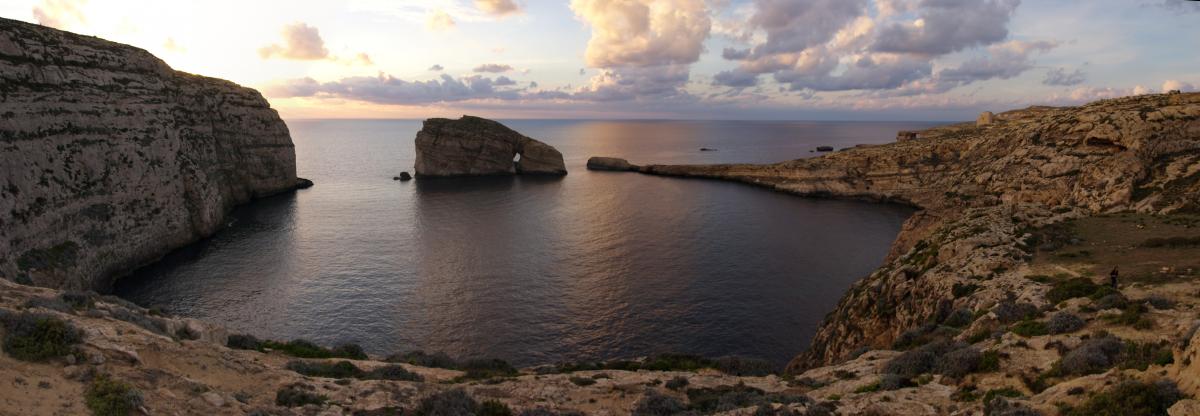 [20101030_175957_DwejraBayPano_.jpg]
Dwejra bay, with Fungus Rock (home of the rare and at a time priced Cynomorium coccineum) and Qawra Tower.