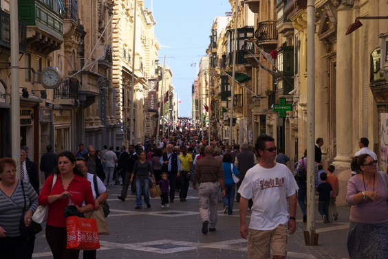 [20101101_115511_Valetta.jpg]
Crowds in Valletta. It was the only place on the islands where we saw more than 10 people at once.