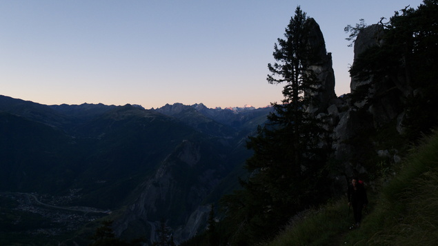 [20110828_065030_CroixDesTetes.jpg]
3rd and hopefully last time we do the early morning approach to the Croix des Tetes. Yeah, there's probably some kind of freudian joke with that image but it's not coming.