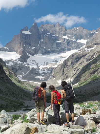 [20130726_154435_LaMeijeSud.jpg]
Ago, Panta and Benoit on our way up to the south face of La Meije. It's normally a 5 hours walk in, but halfway up they thought we were going too slow, so they starting jogging until they reached the hut. Two hours and a half...