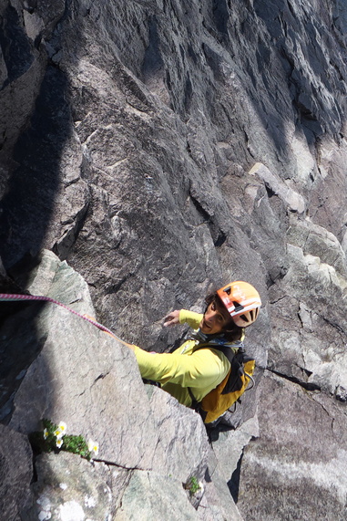 [20130727_110654_LaMeije_LesGrimpeursSeCachentPourOuvrir.jpg]
Ago on wet granite.