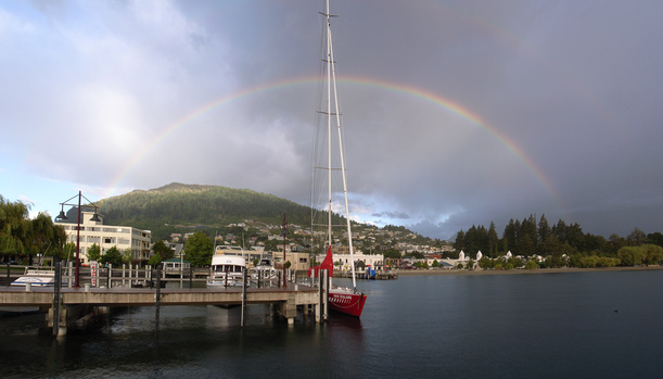 [20051222_Pano_QueenstownRainbow.jpg]
A rainbow above Queenstown.