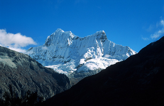 [Chacraraju.jpg]
Chacrajaru (6112m).