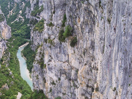 [20090531_125840_Verdon.jpg]
Two climbers on the south side of the Verdon.