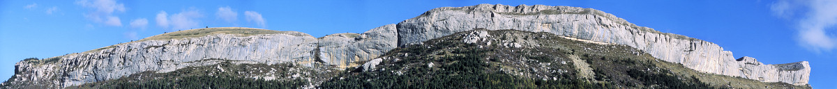 [CeuseCliffMorningPano.jpg]
Morning/evening on the cliff of Ceuse, Hautes Alpes. Yes, I perfectly aligned both images so they overlap. Don't forget to move your window to the right ---> (Javascript animation)