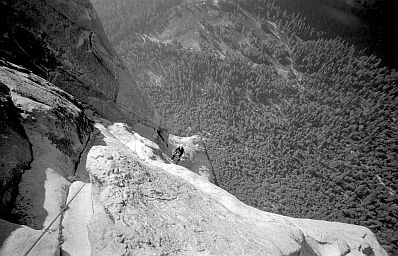 [Salathe_BW12_FarDown.jpg]
Jugging up the pitch above Long Ledge.