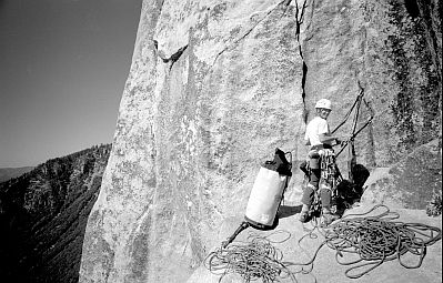 [Salathe_BW37_SlopingLedge.jpg]
Jenny at the belay of Sloping Ledge.