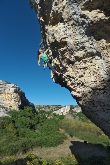 [20121107_143509_Isili.jpg]
Jenny on overhang at Isili.