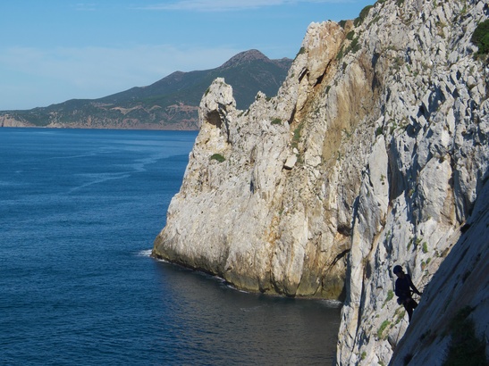 [20121108_125601_PranuSartu.jpg]
A party at the end of the tough 6b pitch of Litri e Litri di vino cattivo which we later climbed.