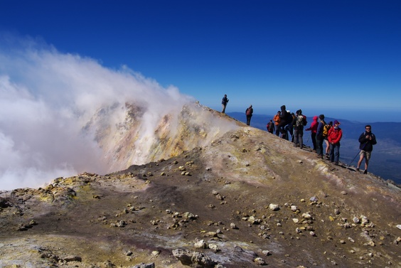 [20091007_125607_Etna.jpg]
Standing above the main crater, about a km wide.