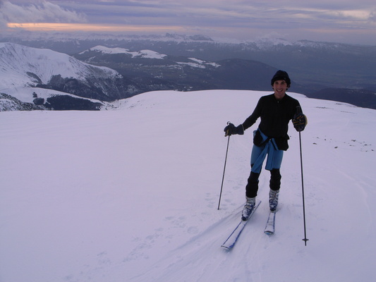 [20070211-164521-BrouffierAgostino.jpg]
Agostino reaching the summit of Brouffier as the sun drops behind the horizon.