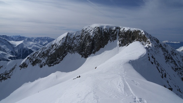 [20100317_103326_TailleferPyramide.jpg]
I think this is called the Taillefer Pyramid, as seen from the summit of Rochere. The slope is inviting but leads nowhere.