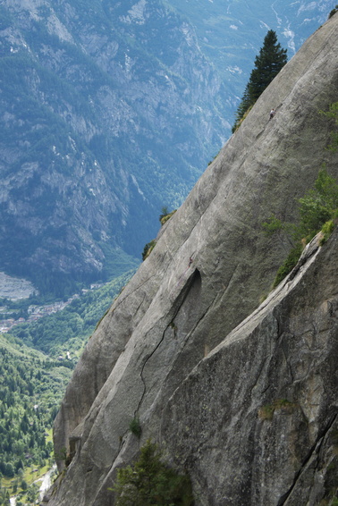 [20110730_155811_LunaNascente.jpg]
During the descent, a view of the route.