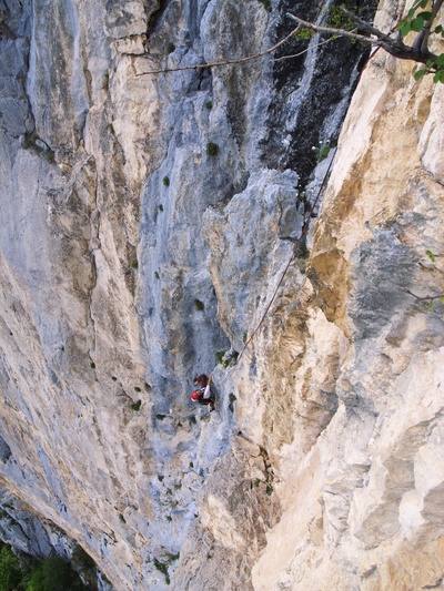 [20070616-150516_ConsQuiSAdorent.jpg]
Steep face climbing on 'Les cons qui s'adorent' (the self-loving assholes !)