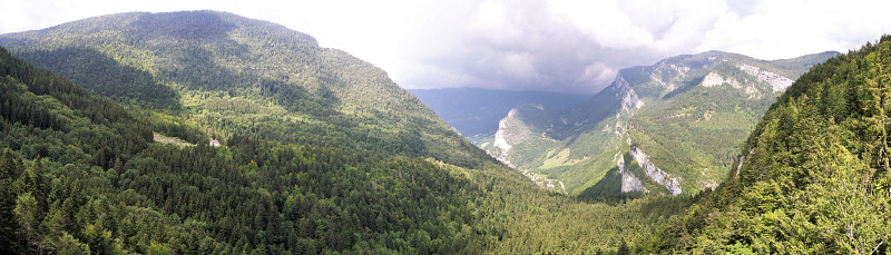 [20070904-133818_VercorsBikePano.jpg]
There used to be a village on the left of the image. It was razed by a Nazi commando during WWII and all its inhabitants pulled from their beds and executed. Nobody lives there anymore, only a church stands watch to the atrocities of the past.